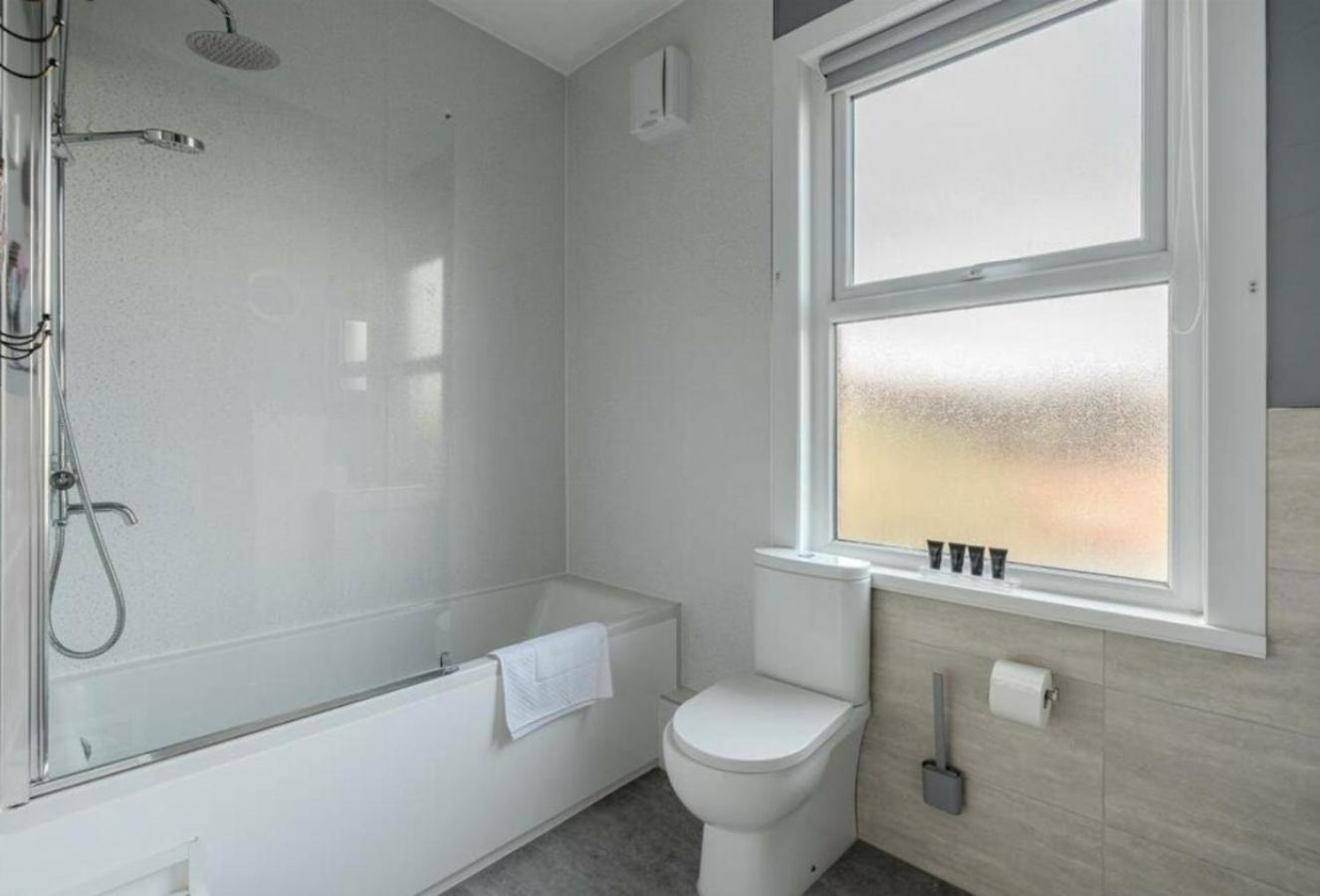 Entire 2-Bedroom House With Garden York Dış mekan fotoğraf
