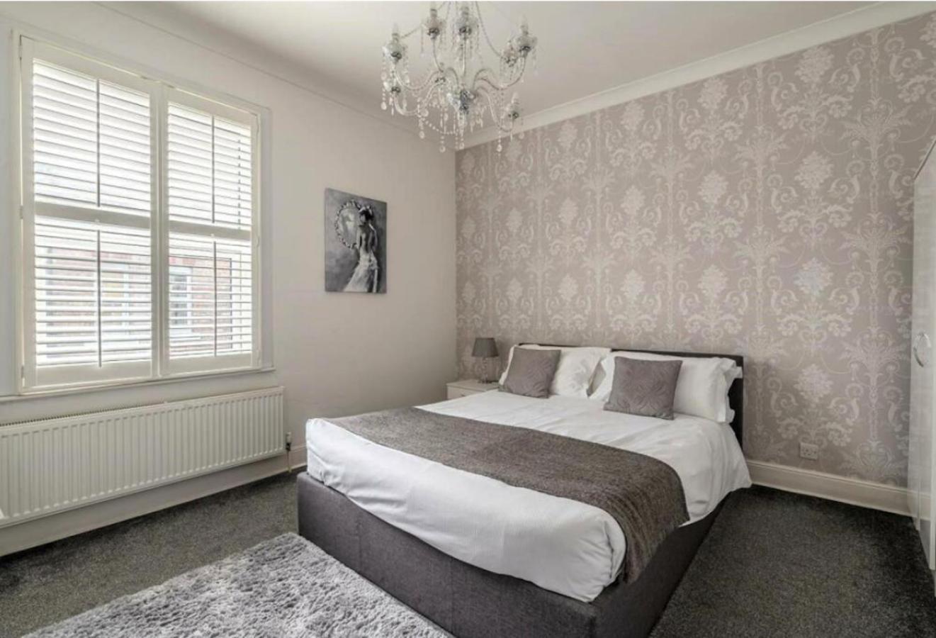 Entire 2-Bedroom House With Garden York Dış mekan fotoğraf